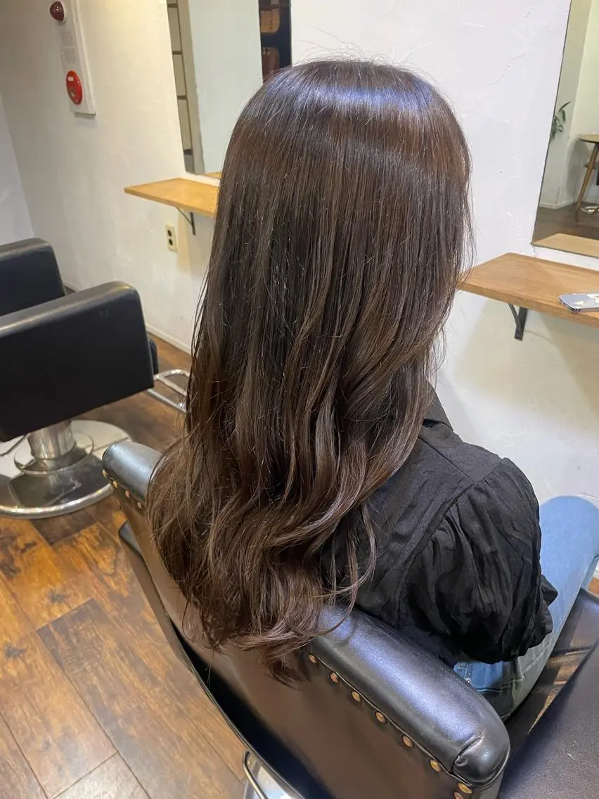 ロング Babylone 飯尾 香音のヘアスタイル
