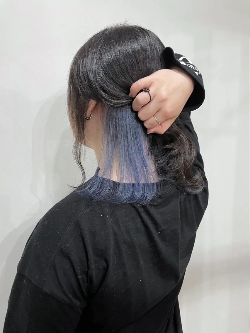 カラー white.梅田 デザインカラー🦄のヘアスタイル
