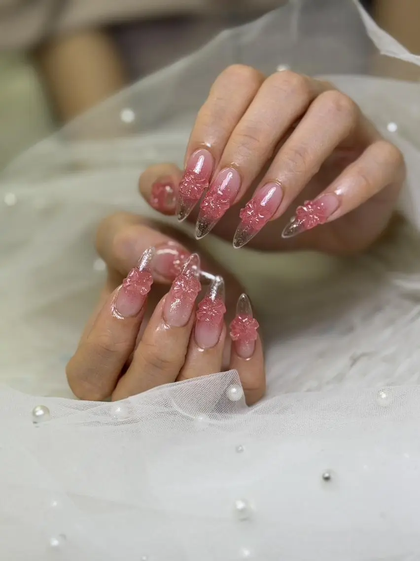 ネイル 💕リリ 🩷のネイルデザイン