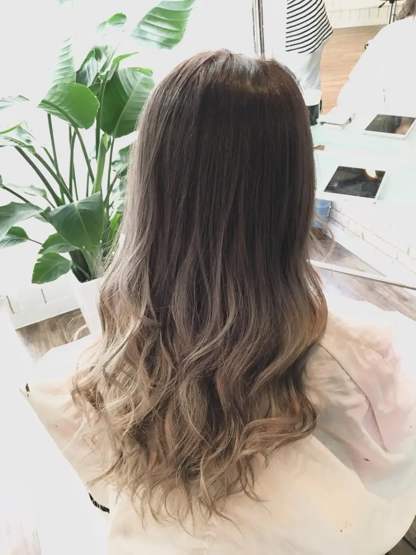 ロング カラー グラデーションカラー 外国人風カラー ヘアカラー トリートメント 👑指名率No.1 👑坂口飛翔のヘアスタイル