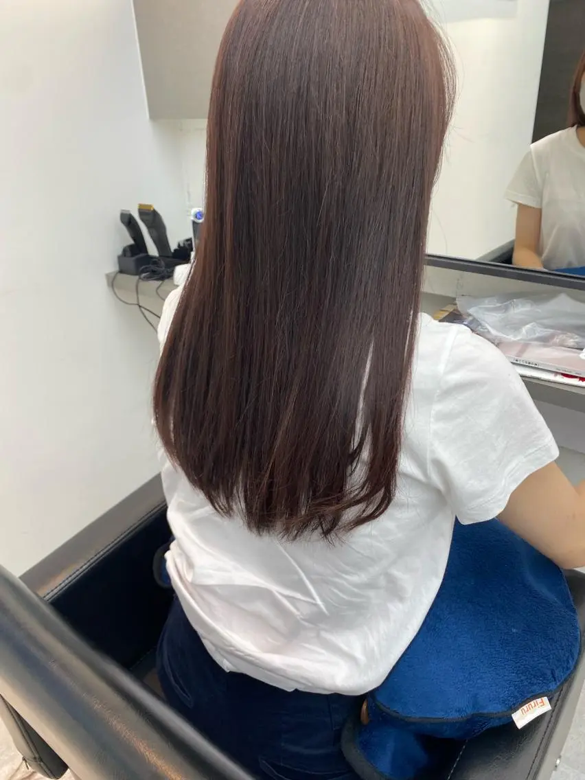 セミロング カラー パーマ ヘアアレンジ メンズ キッズ ネイル マツエク・マツパ メンズハイトーン ハイトーンカラー ラベンダーカラー ピンクカラー カラーマツエク 韓国🇰🇷レイヤー カットオリーブカラーのヘアスタイル