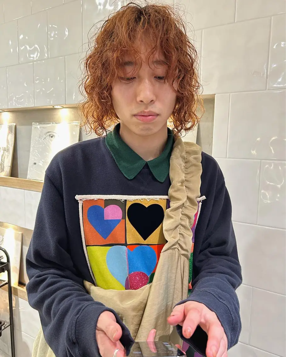 ミディアム カラー パーマ メンズ ミディアムパーマ メンズパーマ カット ヘアカラー パーマ 村上雅人 ナチュラルモードのヘアスタイル