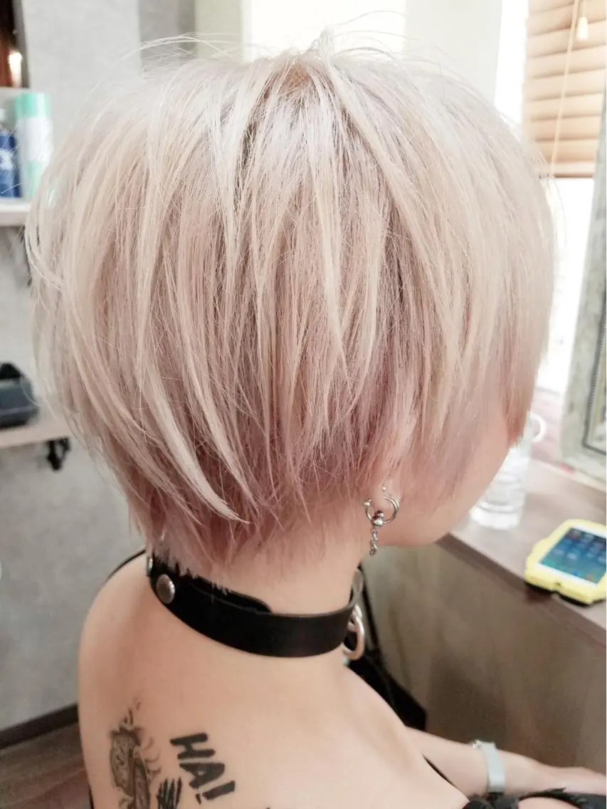 ショート カラー ブリーチ ケアブリーチ 田井中 悠紀のヘアスタイル