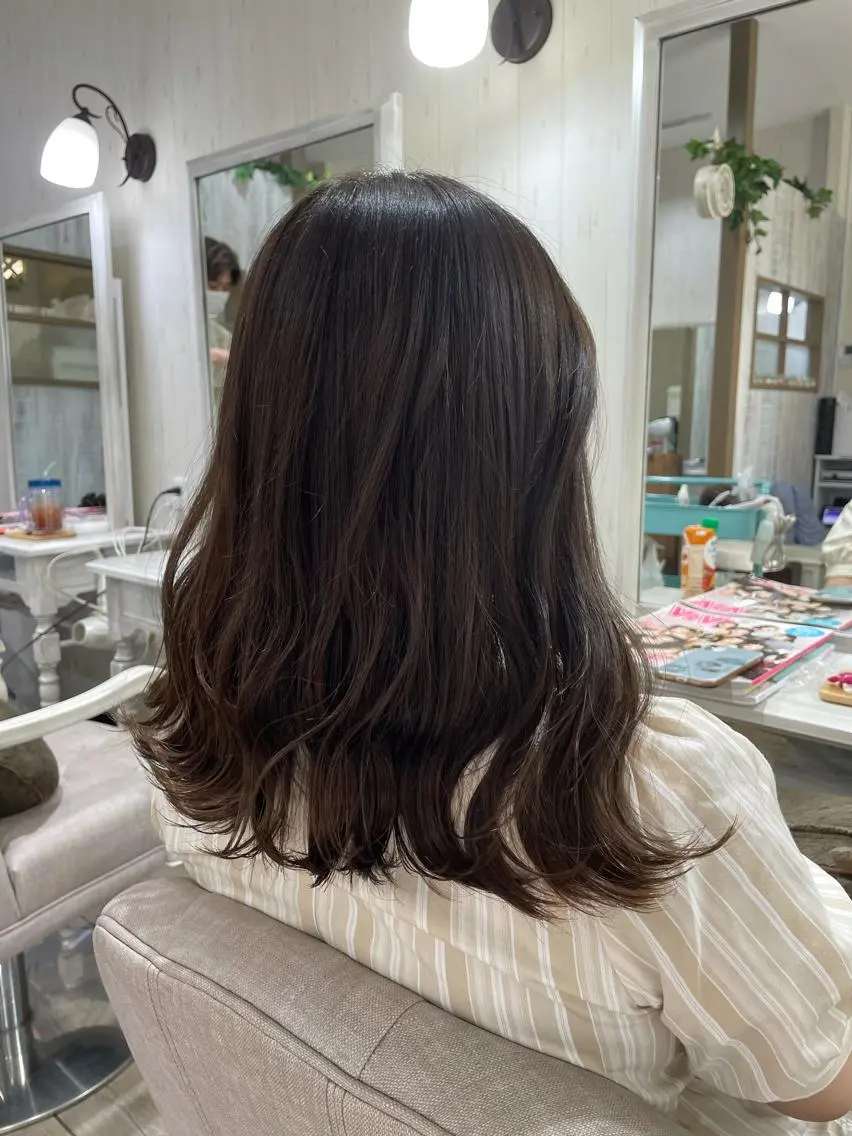 セミロング ネモトメイナ🌿 今月末で退職しますのヘアスタイル