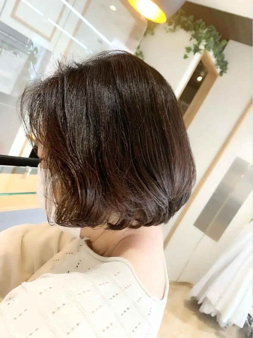 ミディアム カラー パーマ ヘアアレンジ メンズ キッズ ネイル マツエク・マツパ ヘアカラー トリートメント レイヤーカット/ 巻ける縮毛矯正のヘアスタイル