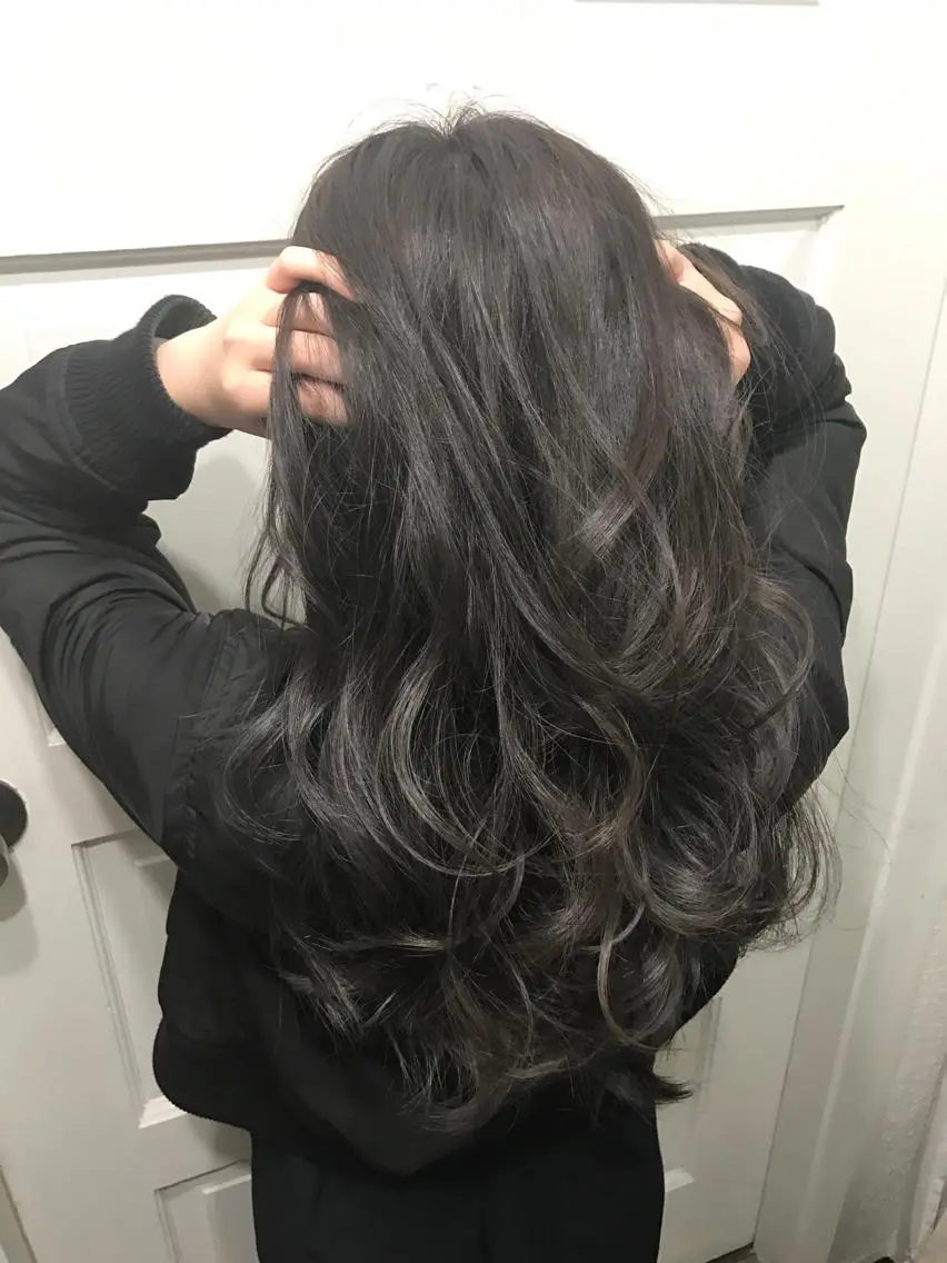 セミロング ロング カラー グレージュ ラベンダーカラー ラベンダーグレージュ ラベンダーグレー 若杉 諒のヘアスタイル