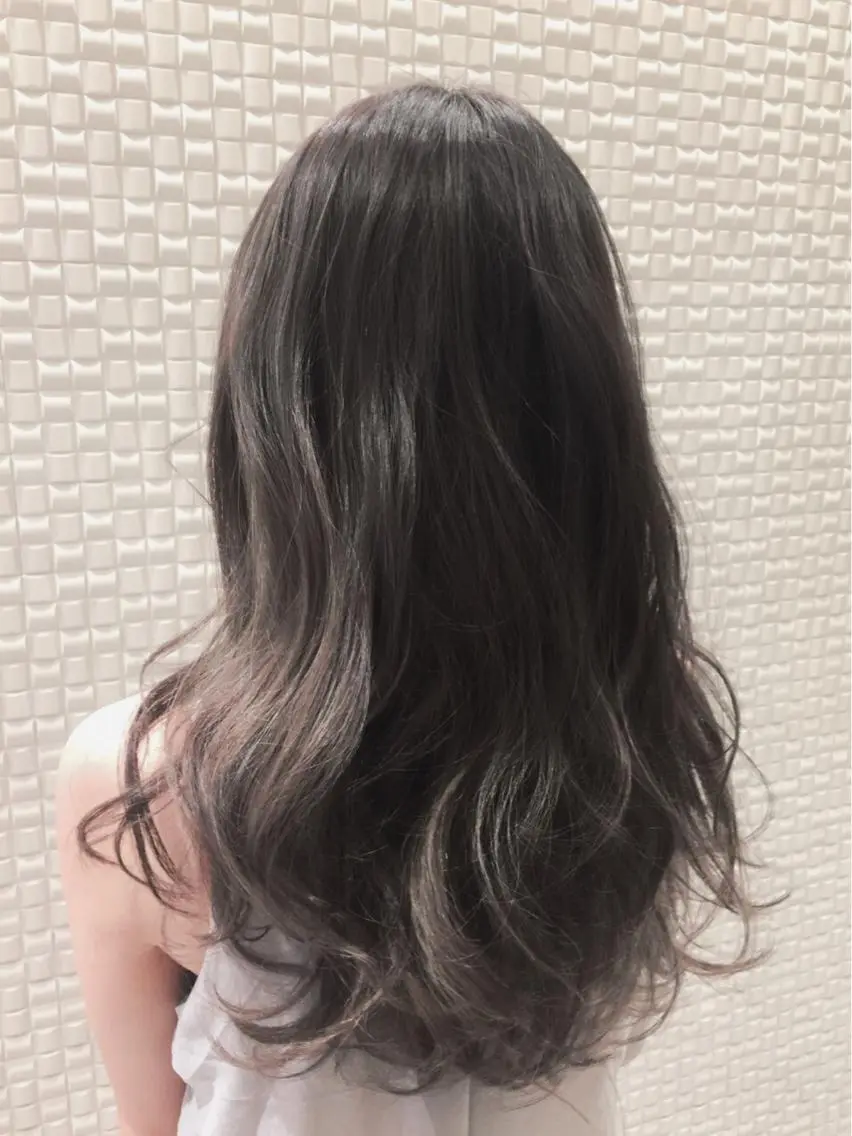 セミロング カラー ヘアアレンジ アッシュ ブリーチ ブルーカラー ブルーパープル ダークグレー カット ヘアカラー トリートメント ヘアセット ✨ハイクオリティ✨ 山本香也のヘアスタイル