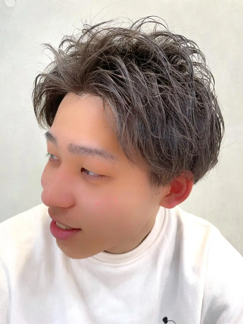 メンズ アップバング センターパート 縮毛矯正／ 似合わせ／古津遼平のヘアスタイル