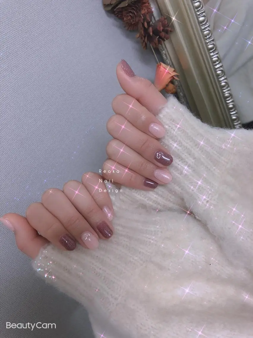 ミディアム ネイル ハンドネイル Blowe ニュアンスのネイルデザイン