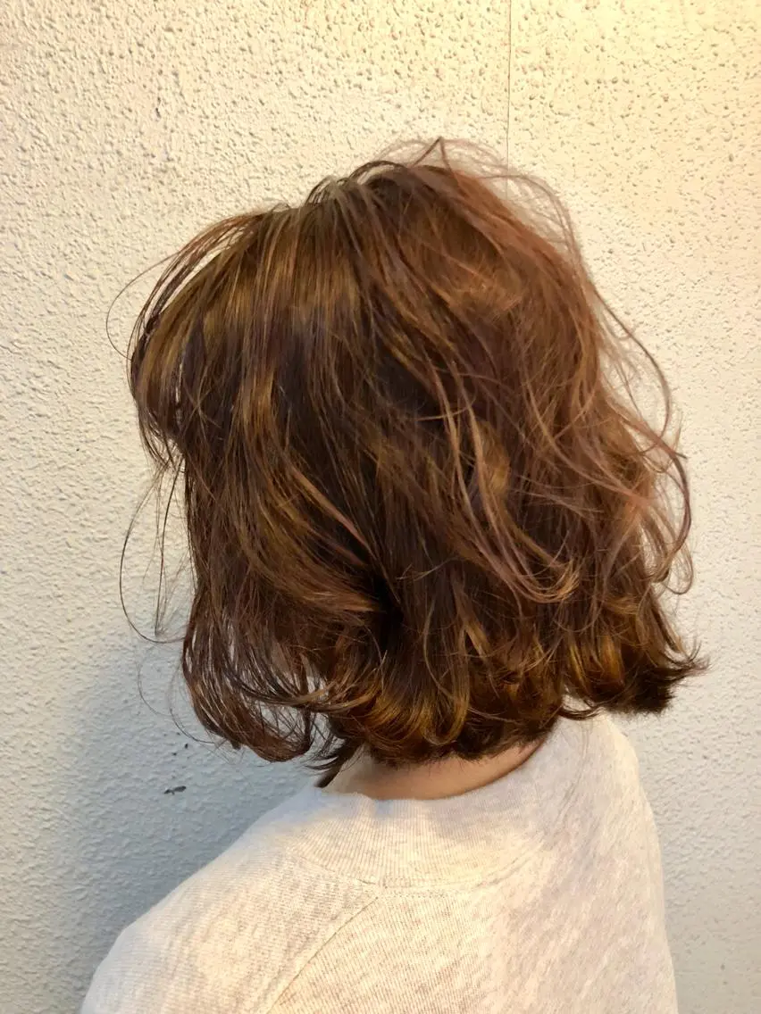 ミディアム 白髪に寄り添う美容師 オギノミワコですのヘアスタイル