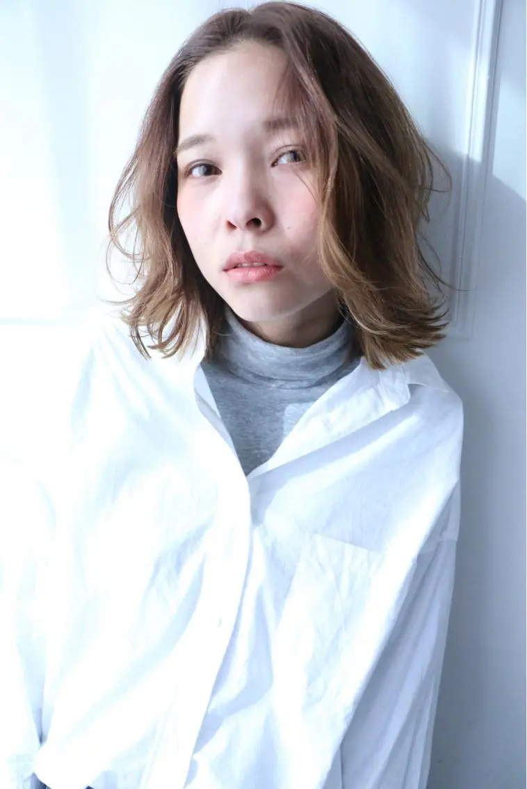 ミディアム カラー 安村 美奈のヘアスタイル
