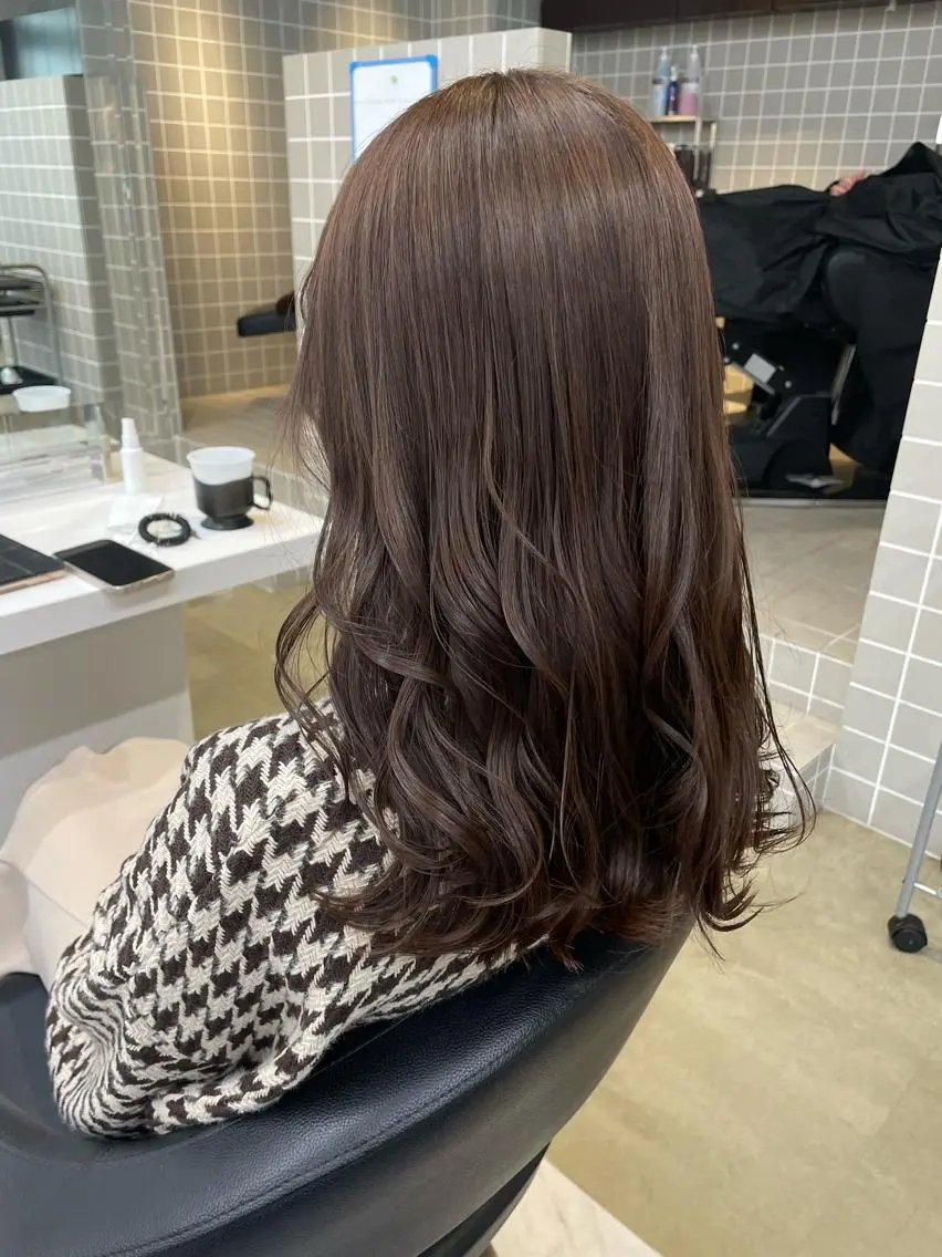 ミディアム カラー パーマ ヘアアレンジ メンズ キッズ ネイル マツエク・マツパ アイブロウ ヘアカラー 🦋縮毛/韓国レイヤ ー/透明感カラー🦋のヘアスタイル