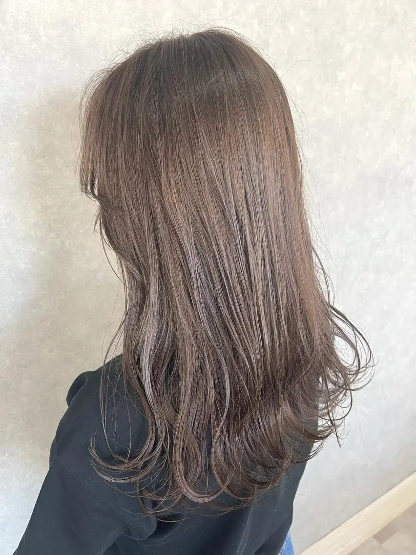 セミロング ミルクティーブラウン 一ノ瀬 暁のヘアスタイル