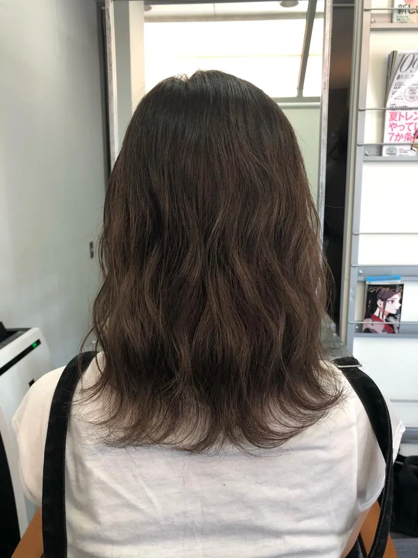 ミディアム カラー ヘアアレンジ カット ヘアカラー トリートメント 大塚 貴之のヘアスタイル