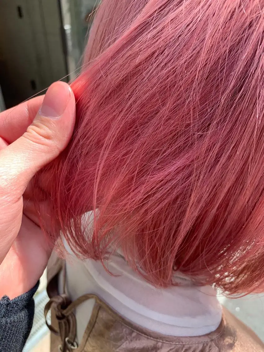 ミディアム カラー ブリーチ ピンクカラー パーマウルフショート 濱田匠のヘアスタイル