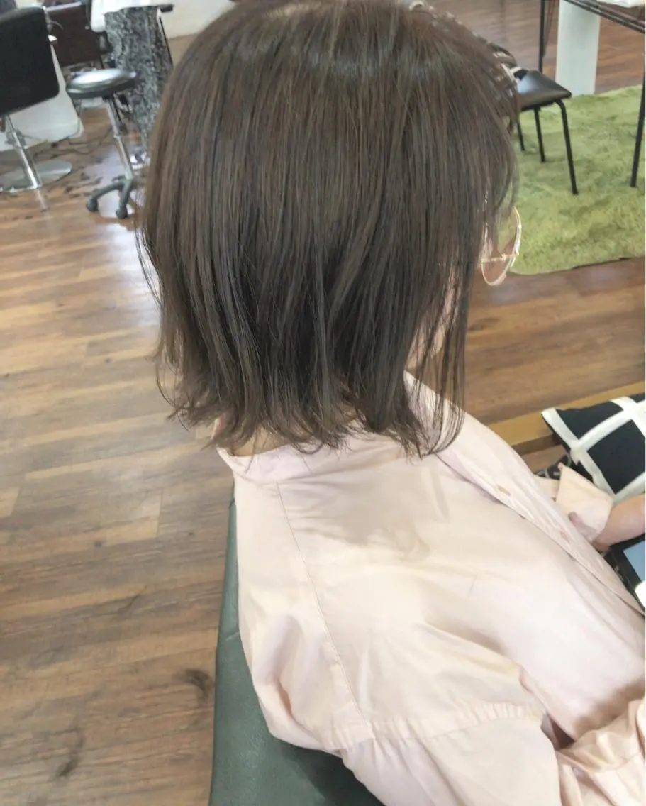ショート カラー グレージュ カット ヘアカラー 江原 彩華のヘアスタイル