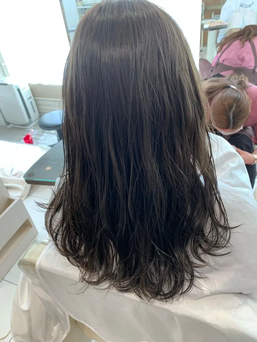 セミロング カラー 美髪形成!色素改善! 秋田 和輝のヘアスタイル