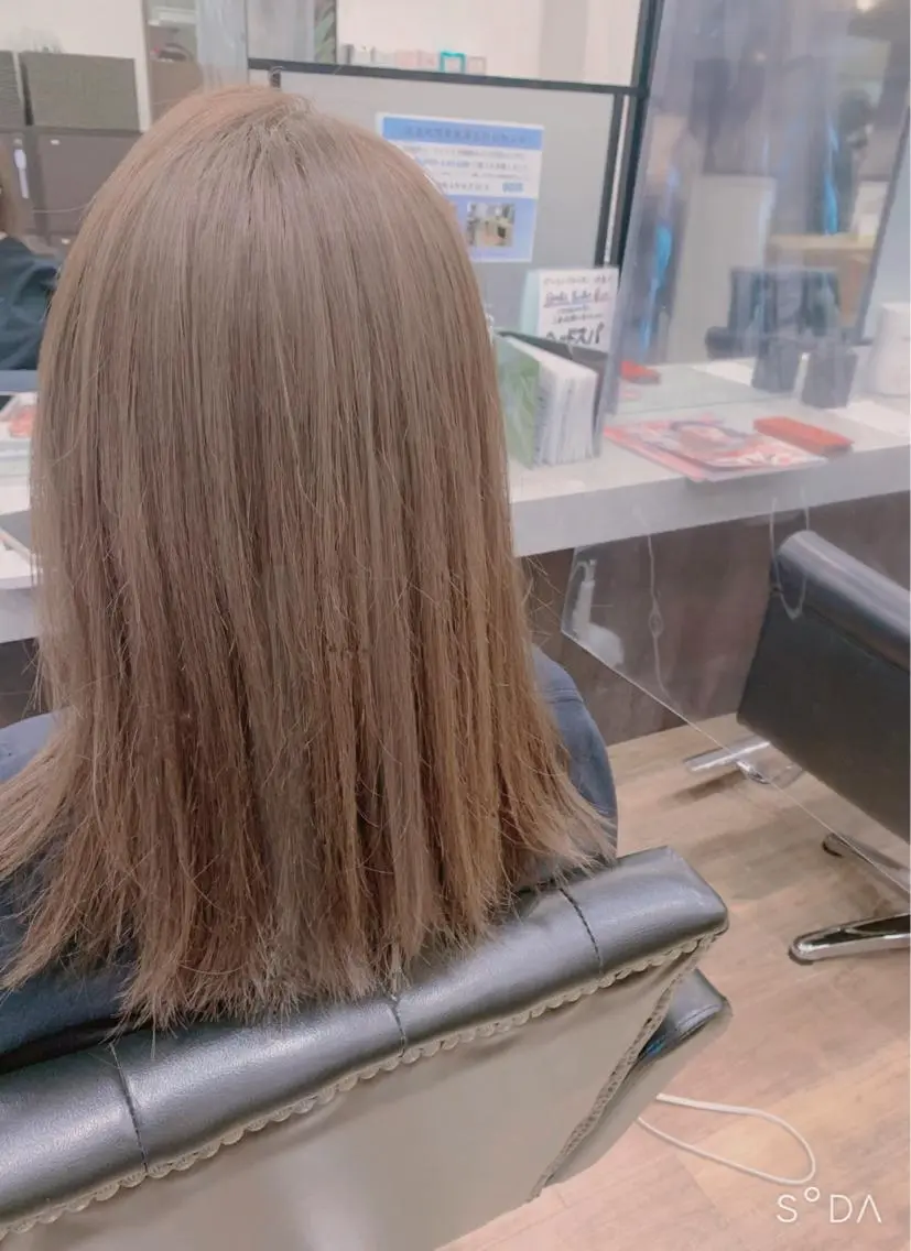 セミロング 高橋 春菜のヘアスタイル