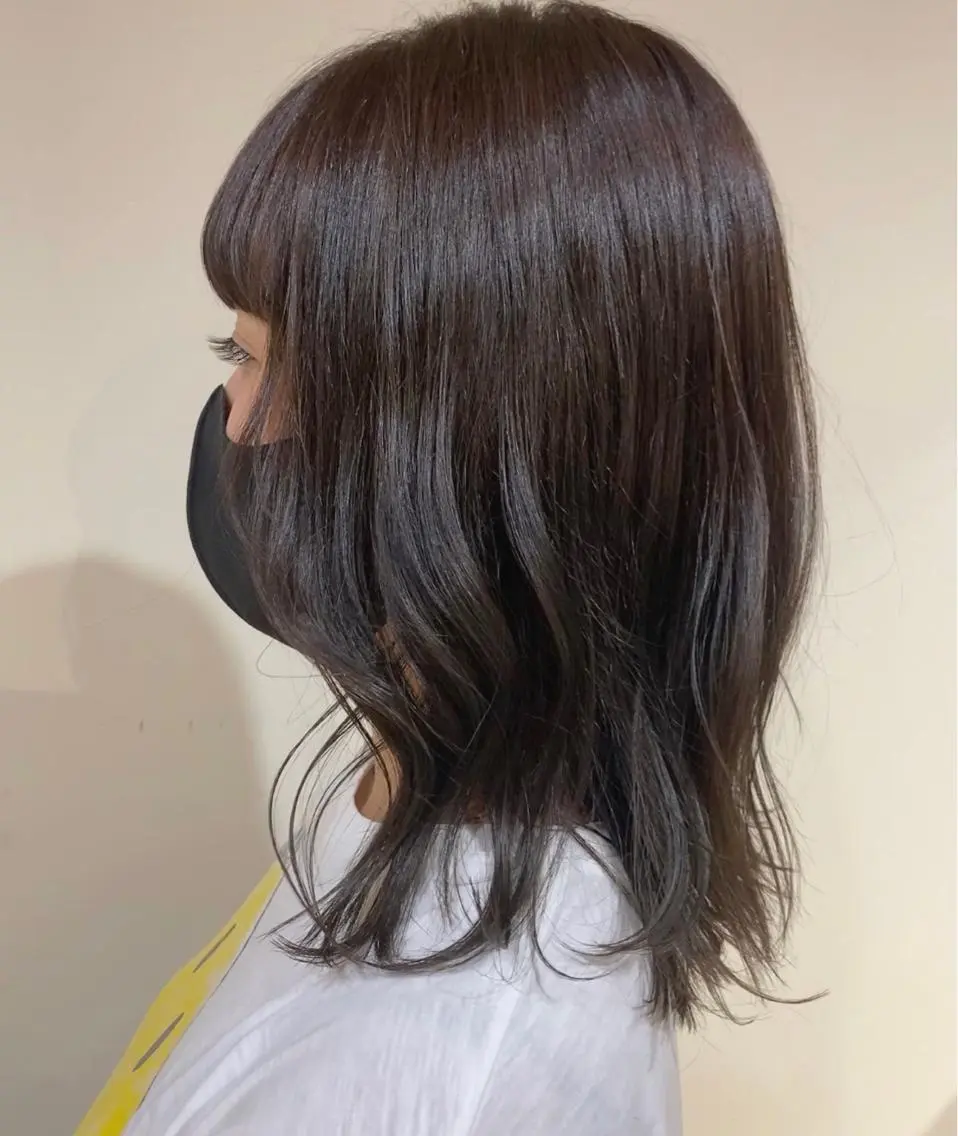 ミディアム io濱川 遥のヘアスタイル