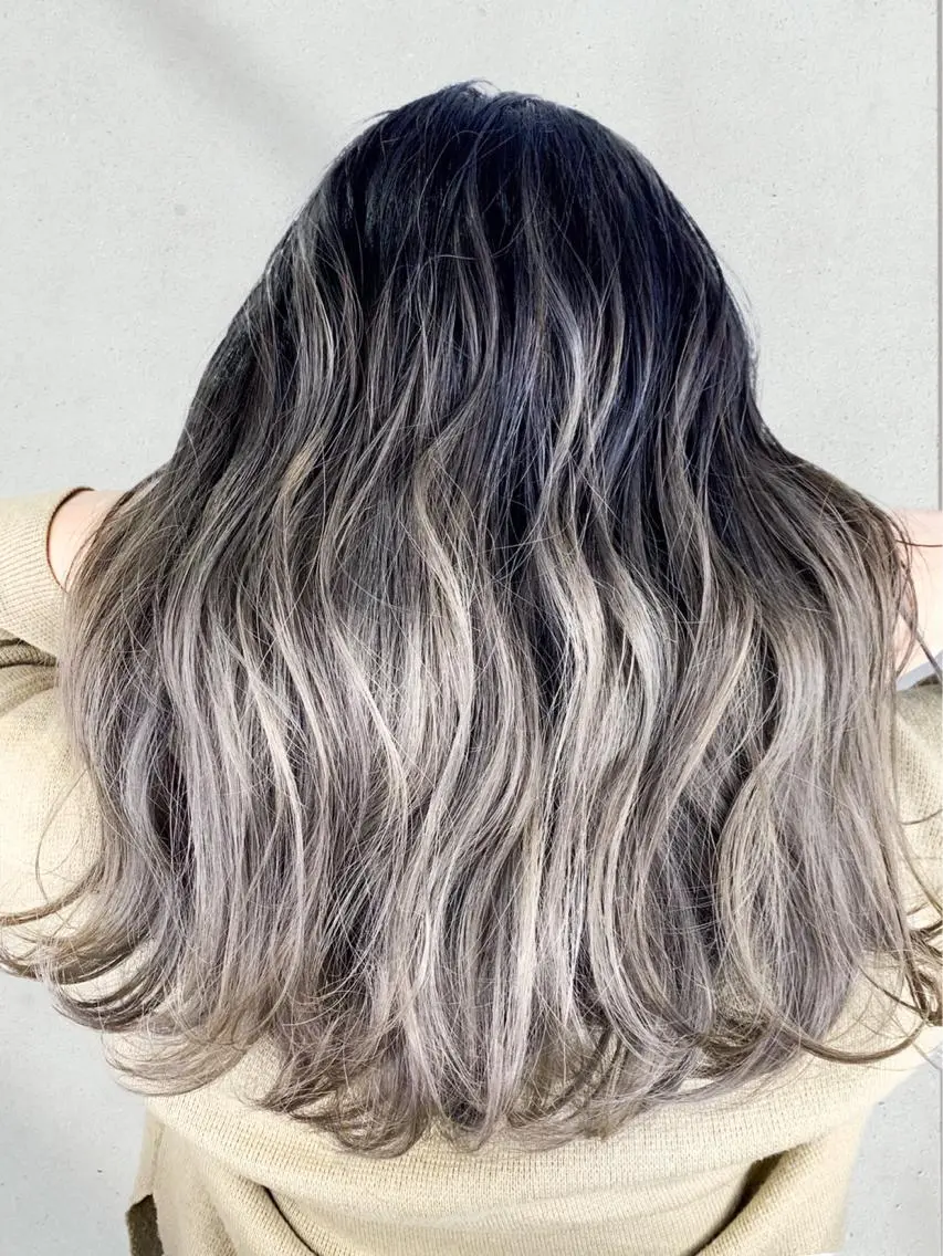 セミロング カラー ヘアアレンジ VIM hairおもろまち店のヘアスタイル