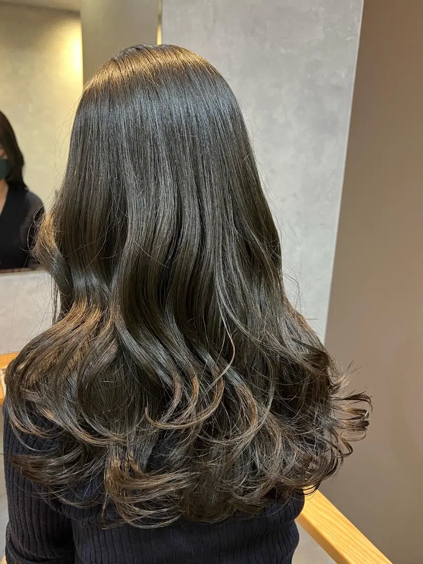 ロング カラー 髪質改善 トリートメント 中村 ひなたのヘアスタイル