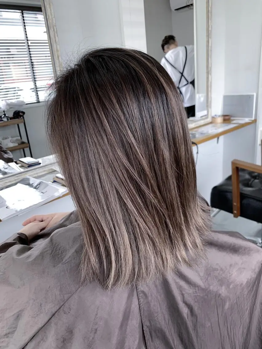 ミディアム ヘアカラー 須佐 勝也のヘアスタイル
