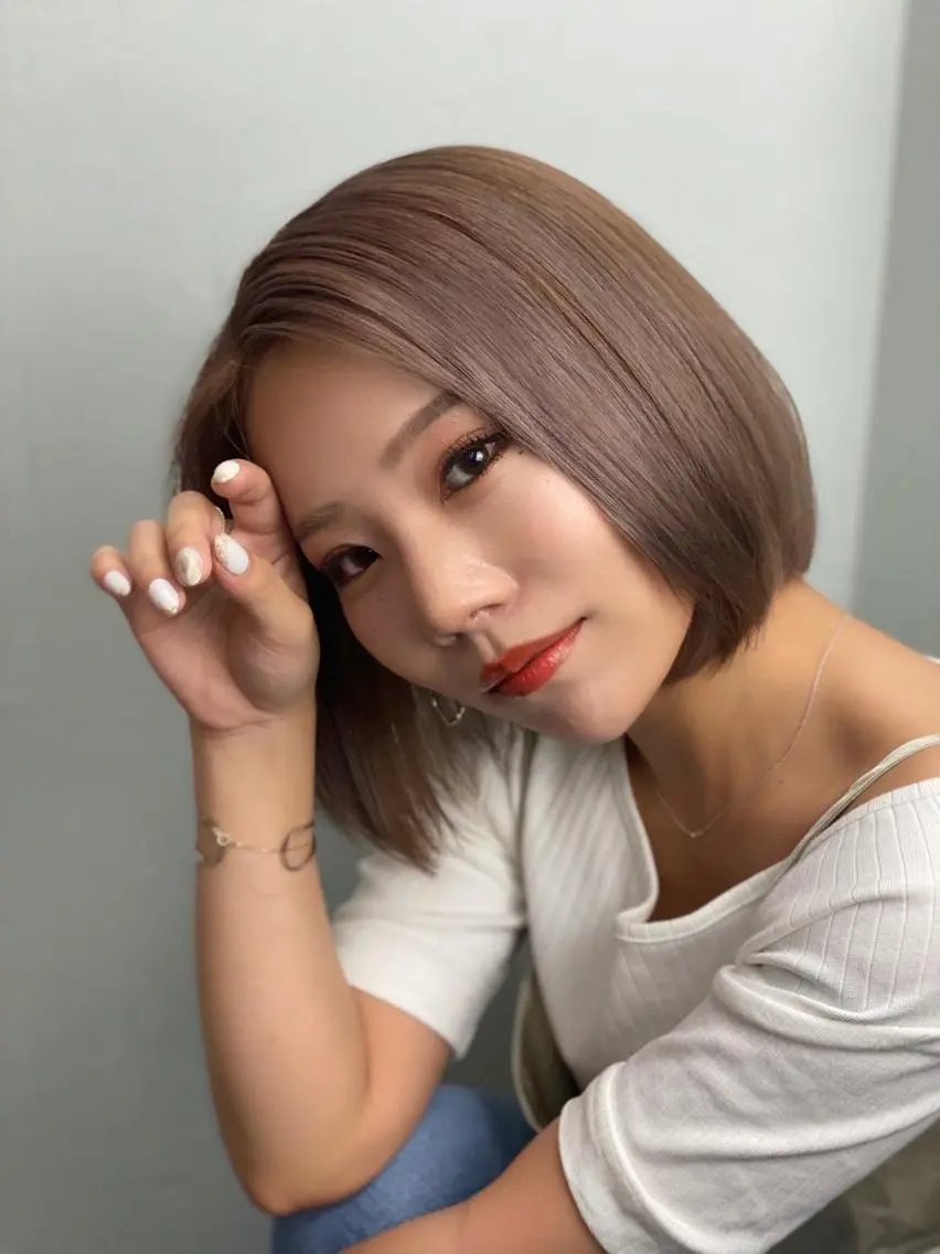 ミディアム カラー ヘアカラー トリートメント 🩵垢抜け確定🩵 ハイトーン特化🩵のヘアスタイル
