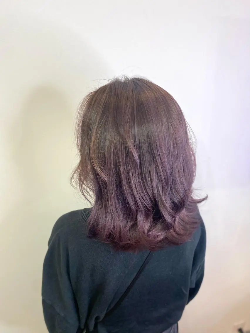 ミディアム カラー バレイヤージュ ピンクカラー レイヤーカット カット ヘアカラー トリートメント Luzir⭐︎ GEN⭐︎のヘアスタイル