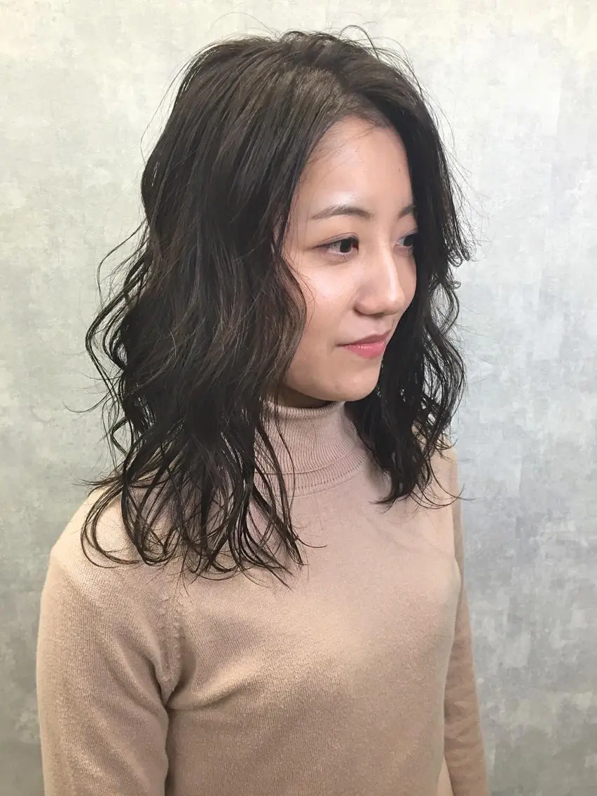 ミディアム カラー 透明感・暗髪 梅田・増田のヘアスタイル