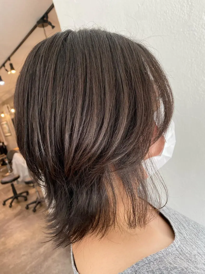 ミディアム レイヤーカット 小山 奏良のヘアスタイル