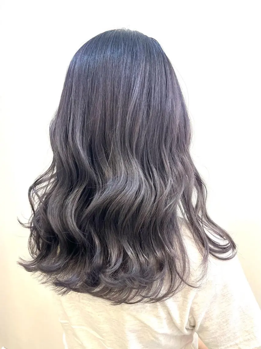 ミディアム カット 伊藤 由妃乃のヘアスタイル