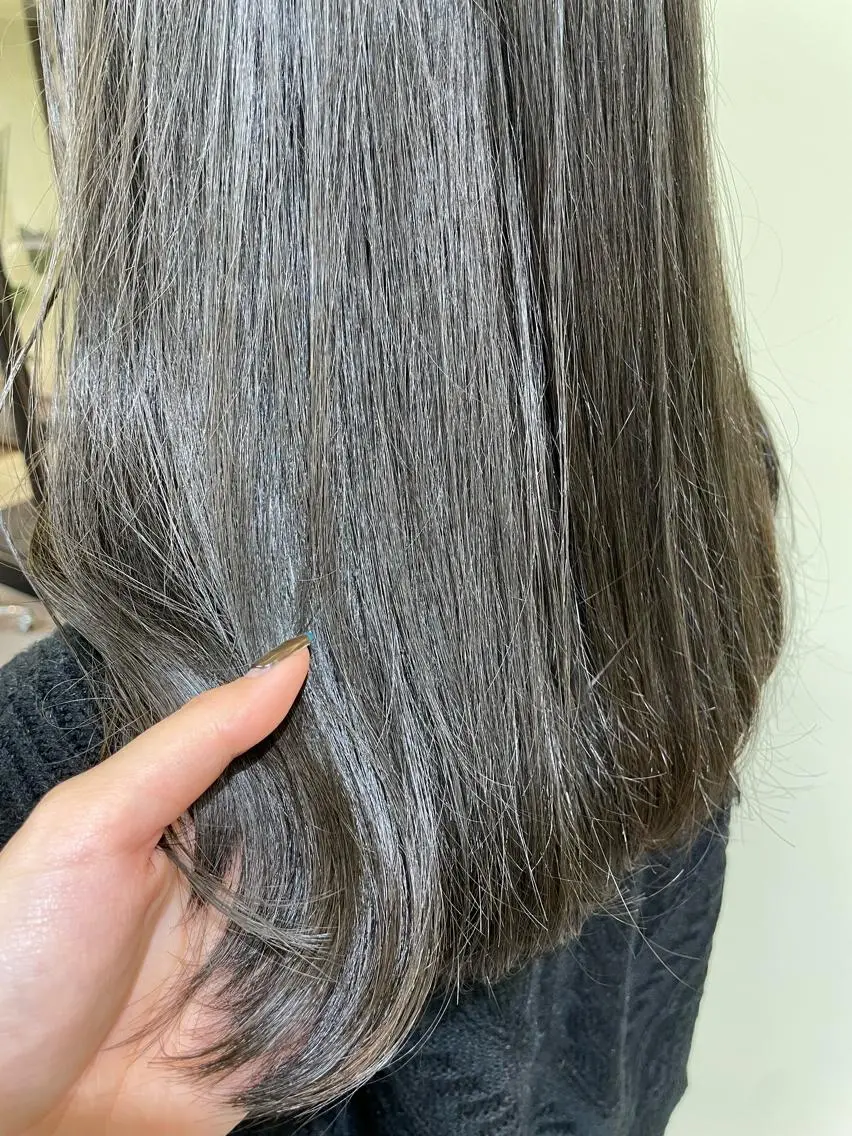 ミディアム ヘアカラー トリートメント 透明感オリーブ🫒/ ブリーチなしWカラーのヘアスタイル