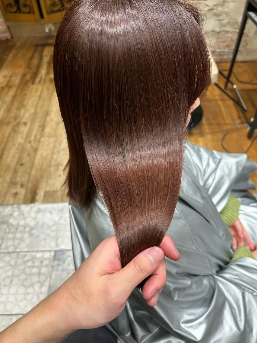 ミディアム カラー パーマ バレイヤージュ ブリーチ ケアブリーチ ダブルカラー ハイライトカラー カット ヘアカラー 縮毛矯正 トリートメント 銀座✨レイヤーカット 顔まわり/坂本亜裟海のヘアスタイル