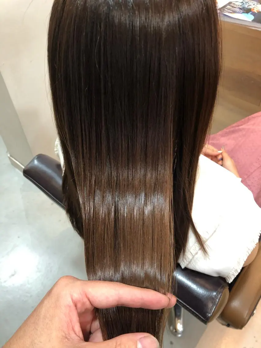 セミロング カラー 縮毛矯正 トリートメント 岡元 朗弘のヘアスタイル