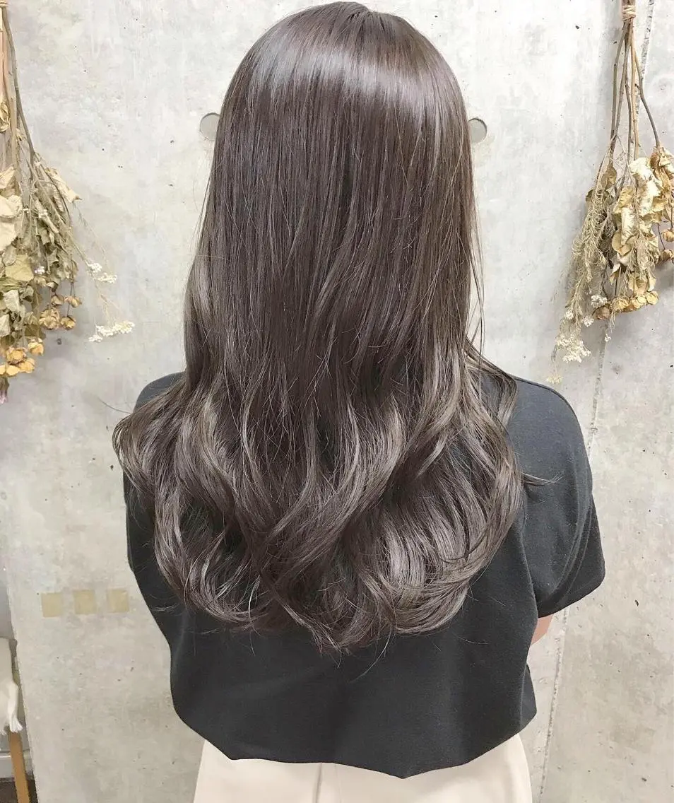 ロング カラー ヘアアレンジ グレージュ イルミナカラー カーキグレージュ Satsuki ✂︎♡のヘアスタイル