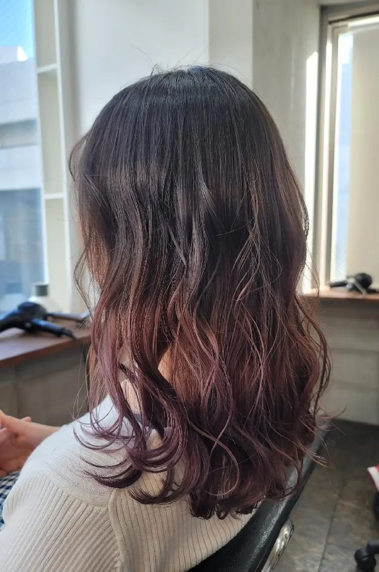 セミロング カラー ブリーチ グラデーションカラー ラベンダーカラー ピンクカラー ピンクラベンダー S. ERIのヘアスタイル