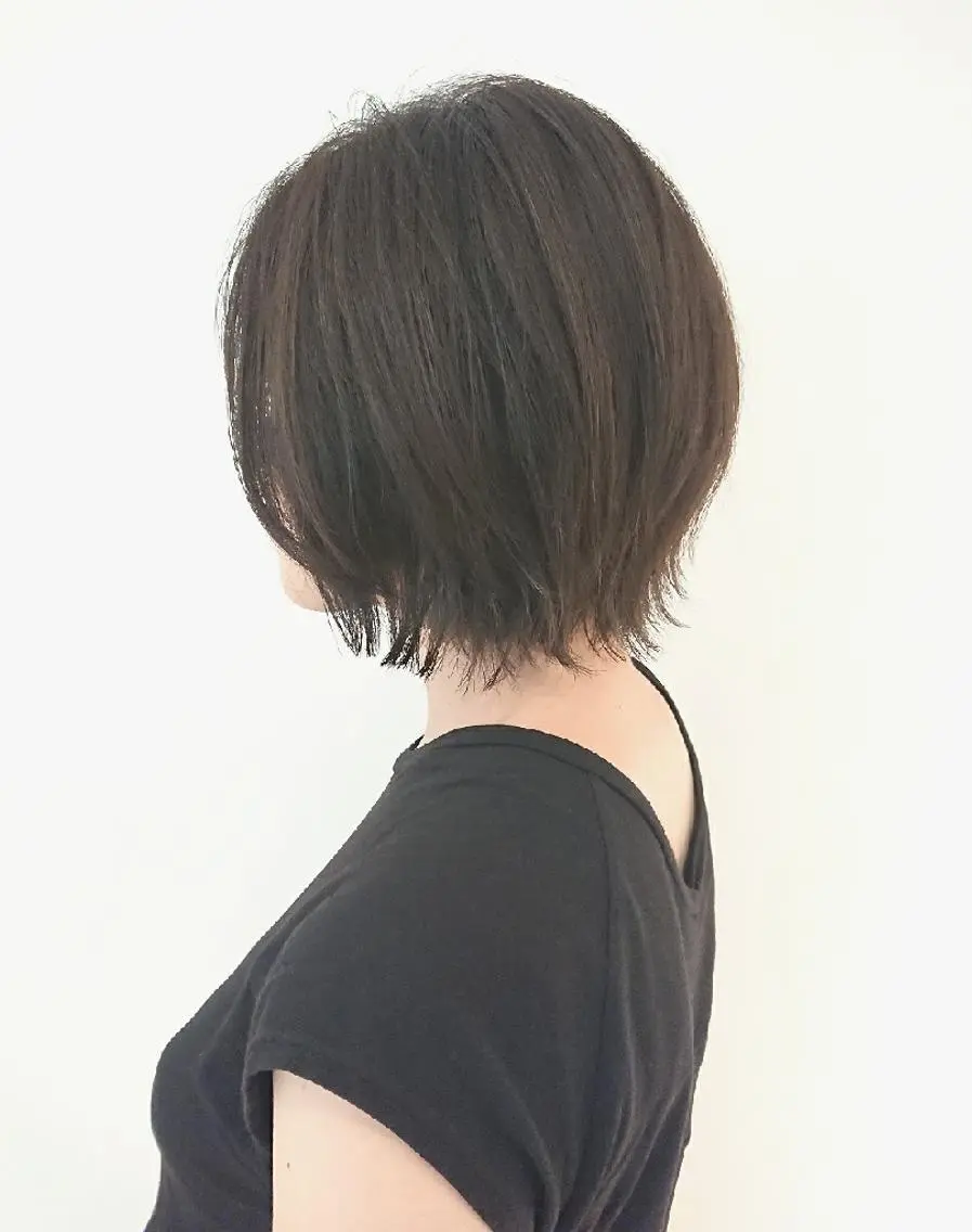 ミディアム 山田 智加のヘアスタイル