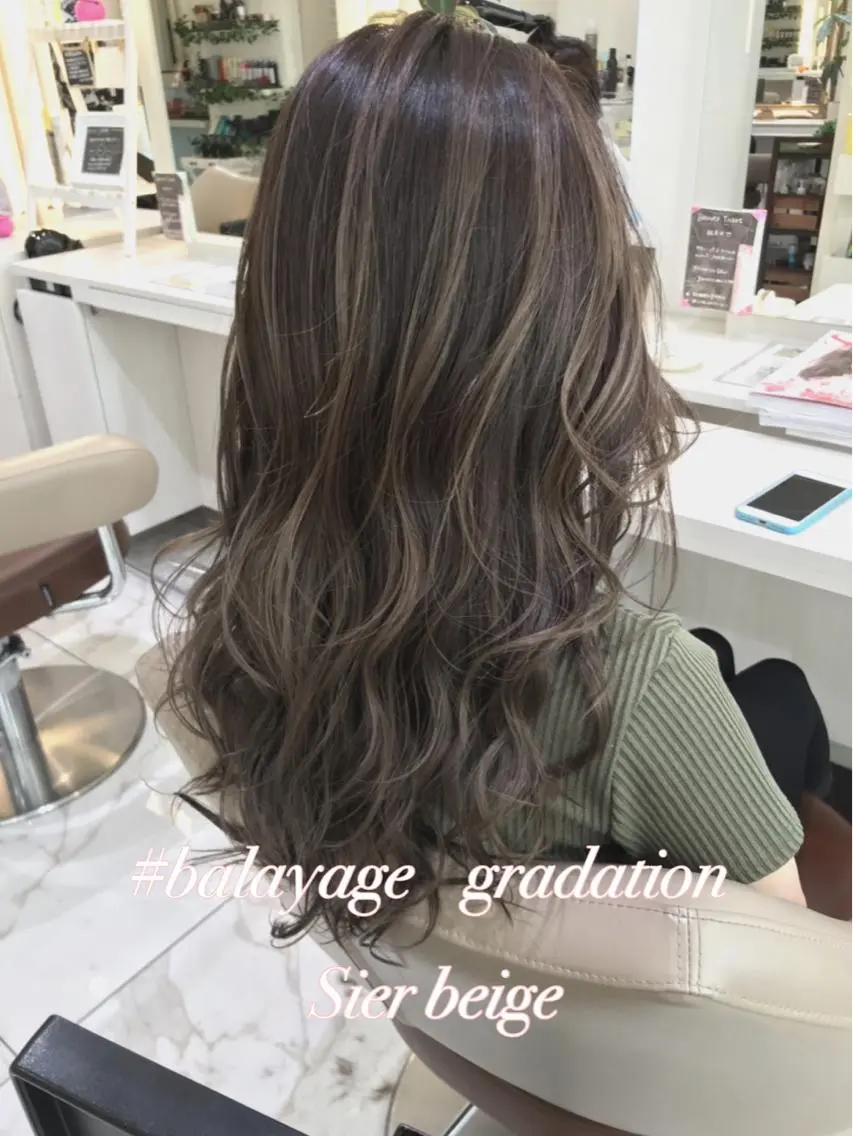 セミロング カラー バレイヤージュ ベージュカラー グラデーションカラー レイヤーカット カット ヘアカラー 山崎俊輔/髪質改善 /バレイヤージュのヘアスタイル