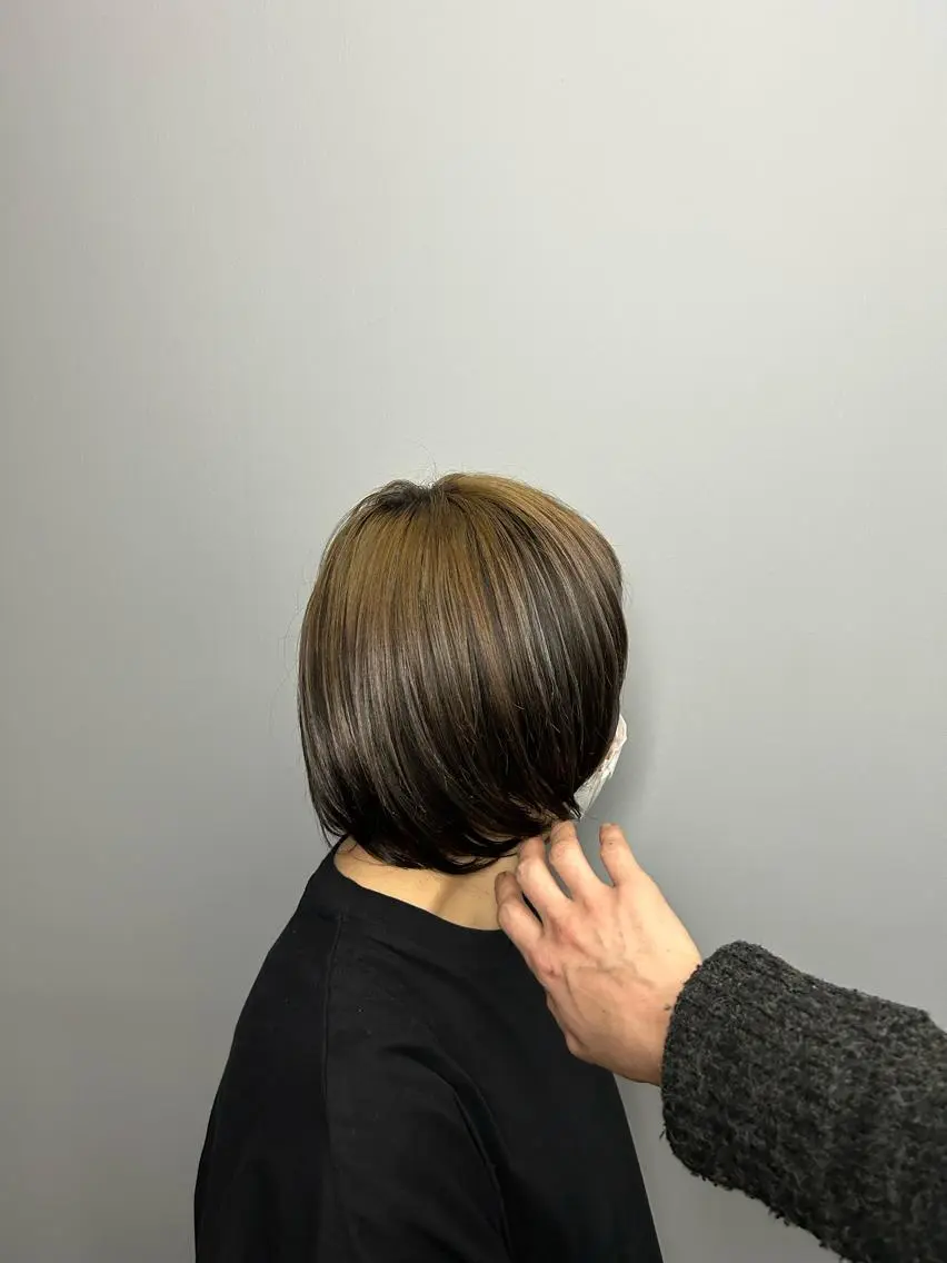 カラー 橋本 愛唯のヘアスタイル