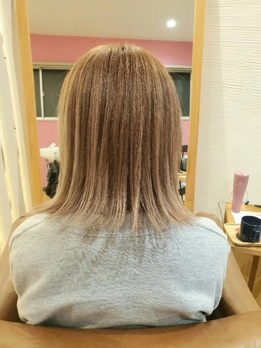 ミディアム カラー ブリーチ ハイトーンカラー 外ハネヘア 北九州美容室 🕊️わかな✂︎のヘアスタイル
