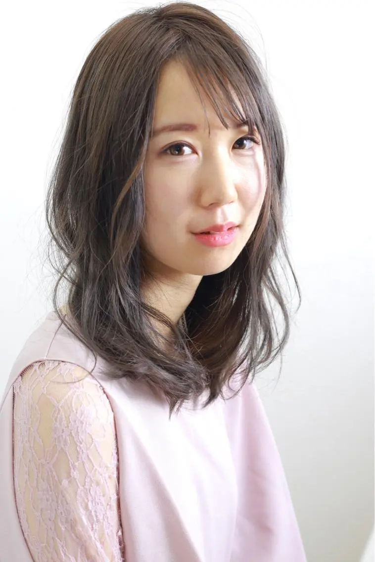 ミディアム カラー グレージュ 佐野 寛のヘアスタイル