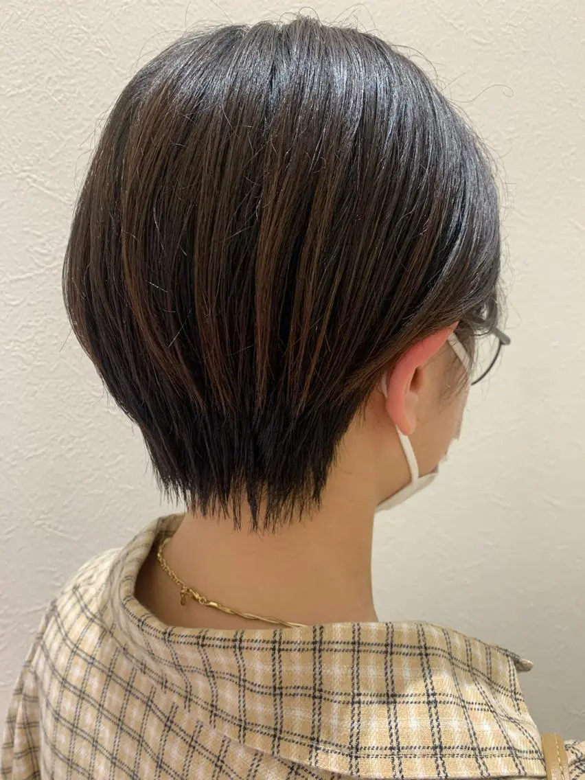 ショート くびれヘア ショートヘア カット トリートメント hubhair レイヤー/透明感のヘアスタイル
