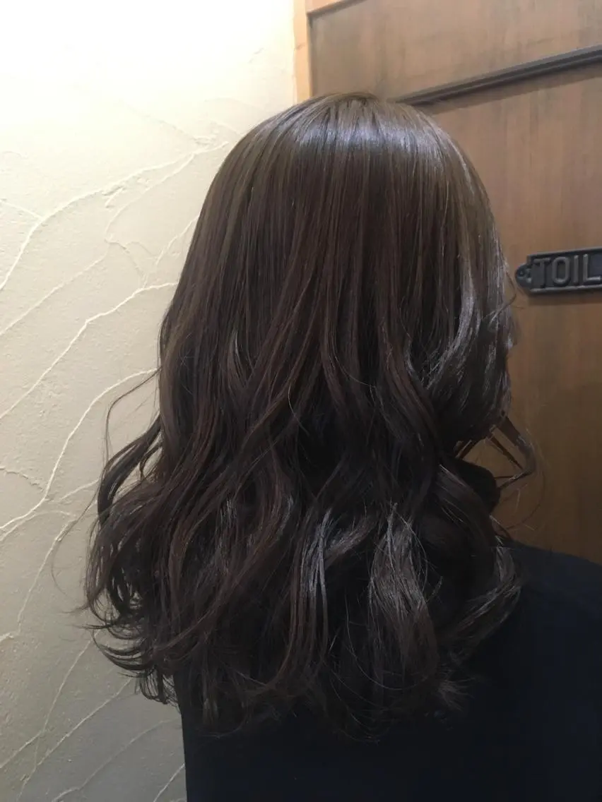 ミディアム カラー ベージュカラー 透明感カラー ✨🌿大人可愛い愛さ れhair🌿✨松本のヘアスタイル