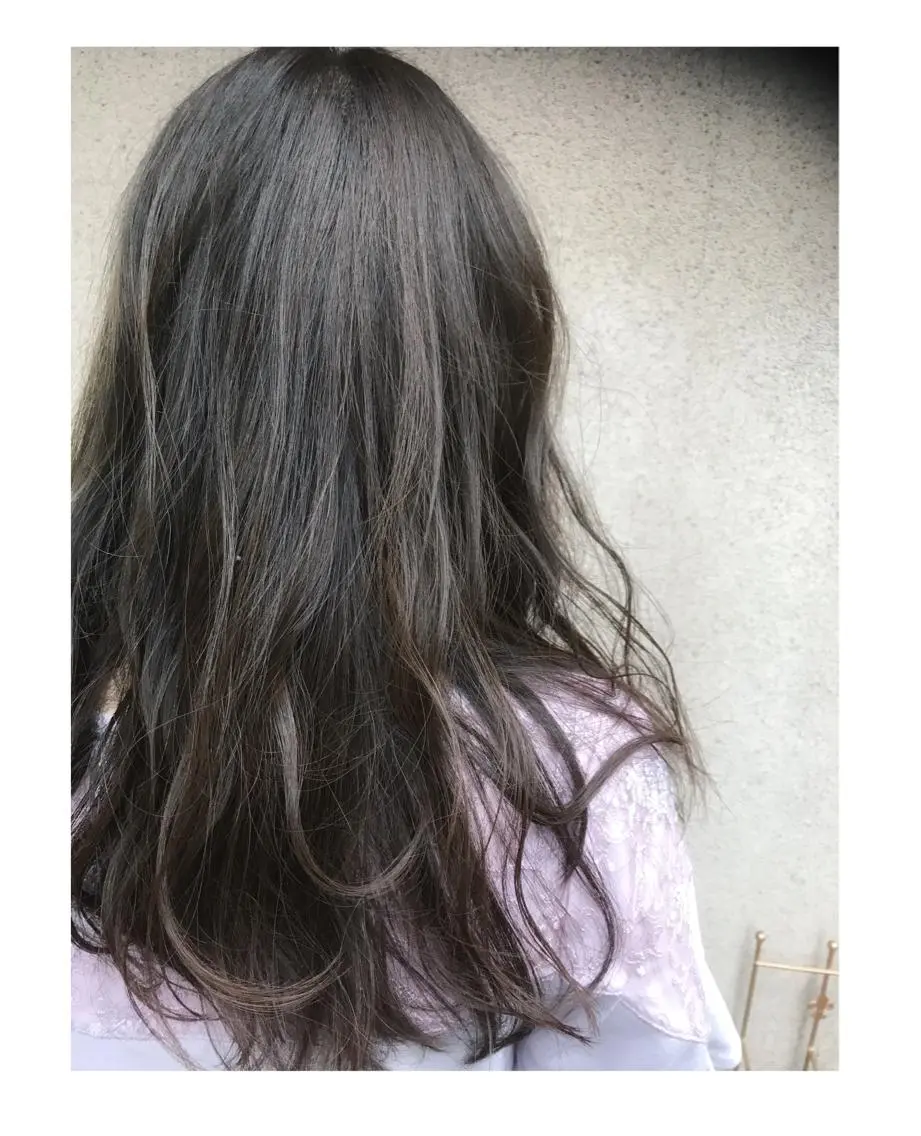 セミロング カラー ダークグレー ダークグレージュ グレージュ vato バトのヘアスタイル