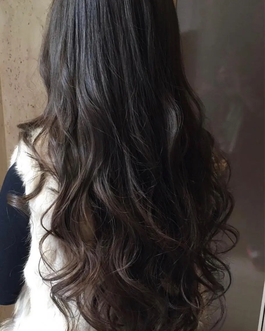 ロング カラー ヘアアレンジ 福壽 優奈のヘアスタイル
