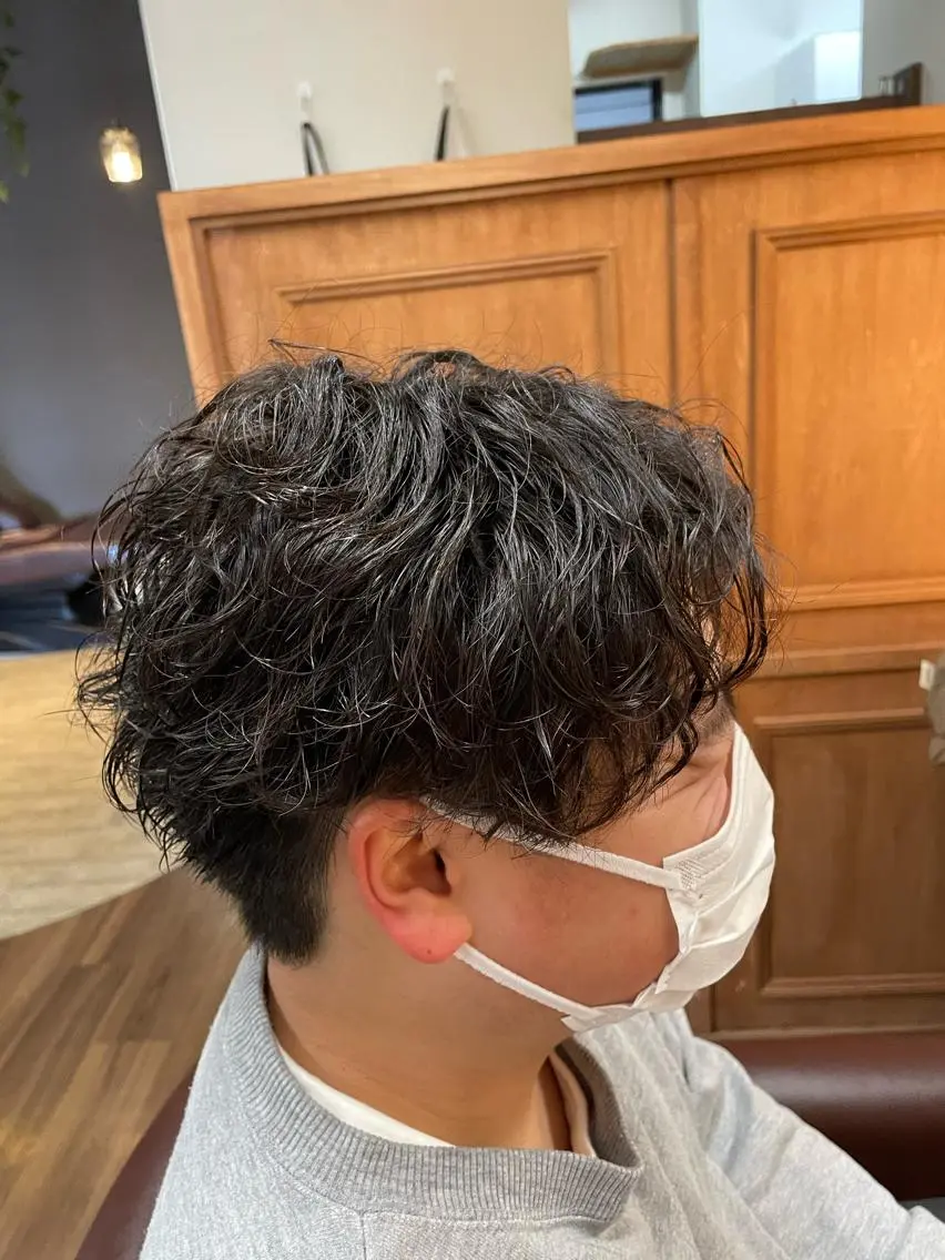 ショート パーマ メンズ カット パーマ 山本 純平のヘアスタイル