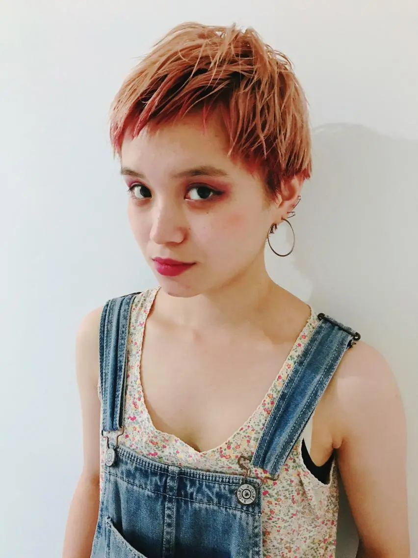 ショート ベリーショート ショートヘア ヘアカラー トリートメント 💓パーマ，💗 レイヤーカットのヘアスタイル