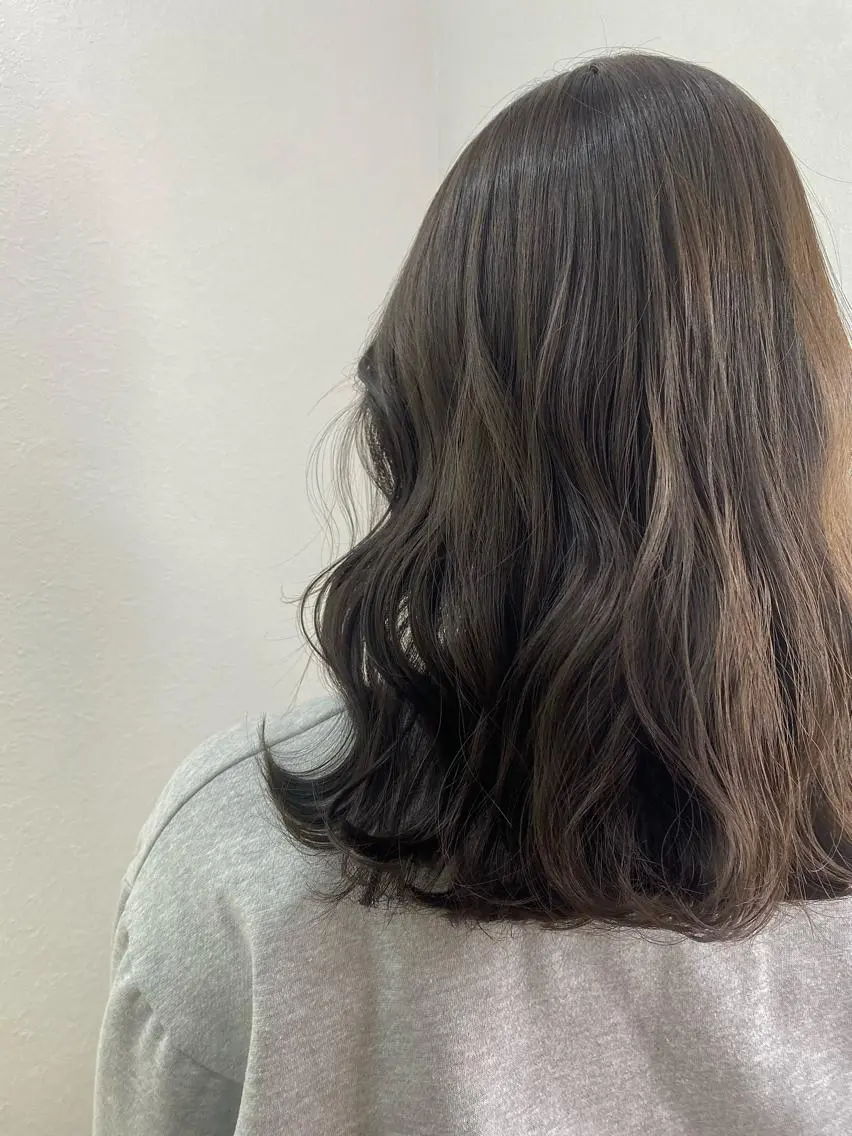 セミロング カラー MANAMI 🥀ウルフカットのヘアスタイル