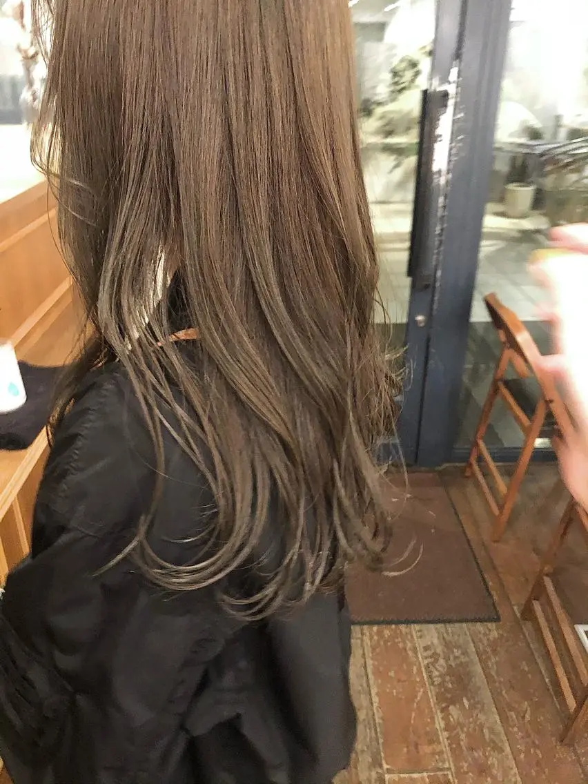 ロング カラー ヘアアレンジ ハイトーンカラー 抜け感ボブ×パーマ ｜kazaneのヘアスタイル