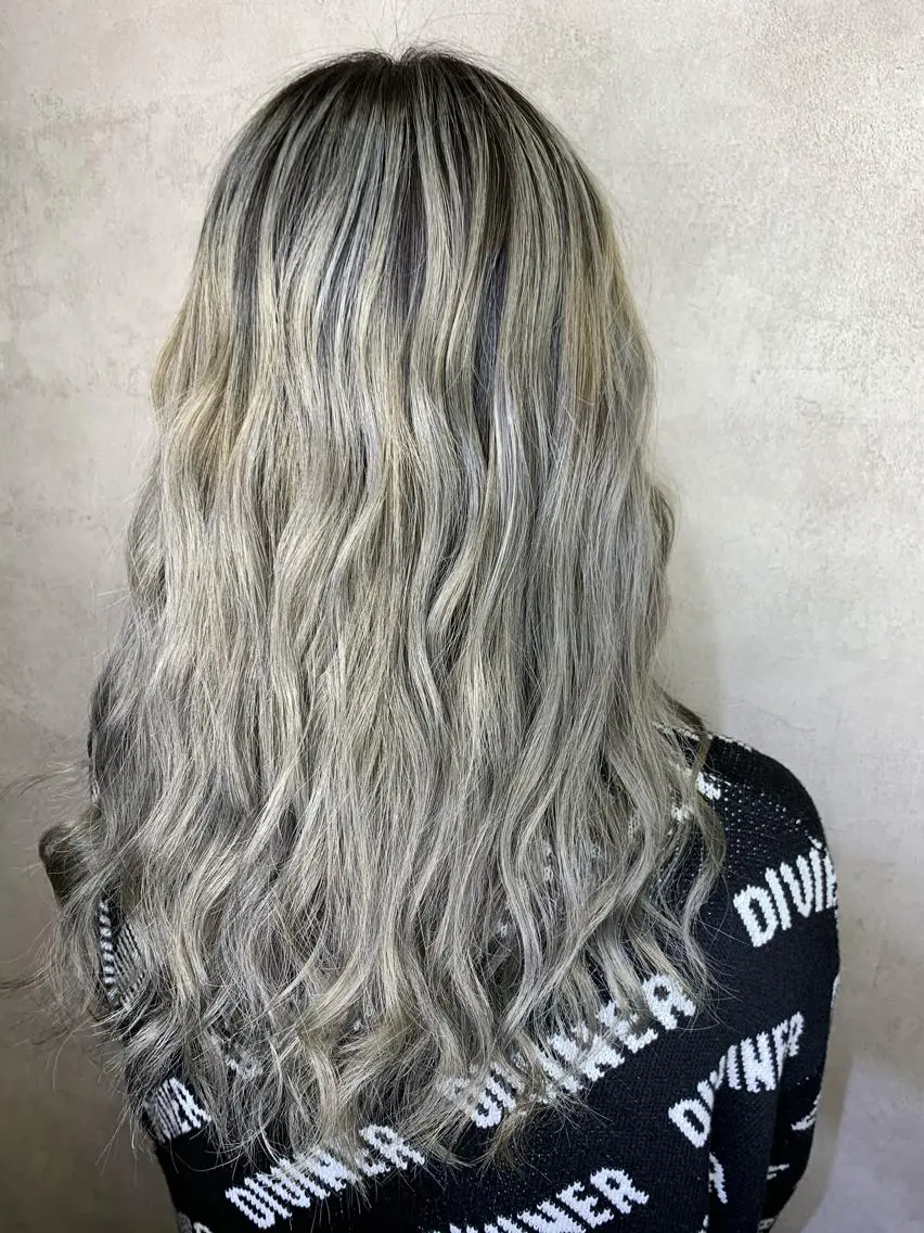 ロング 西村 雄二/エクステのヘアスタイル